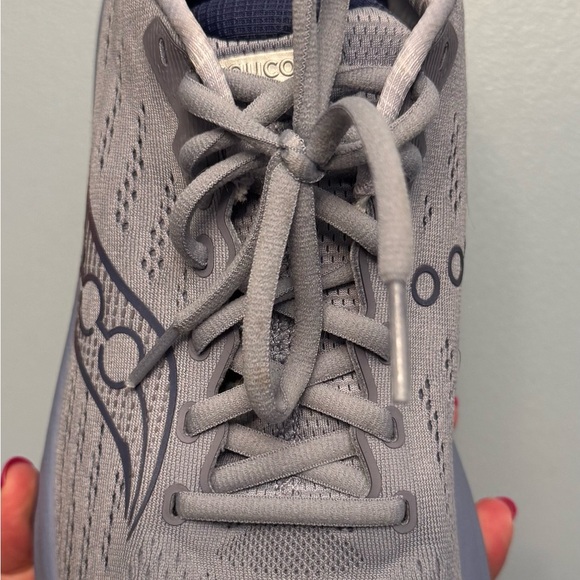 Women’s Saucony Hurricane 25 - Picture 9 of 14